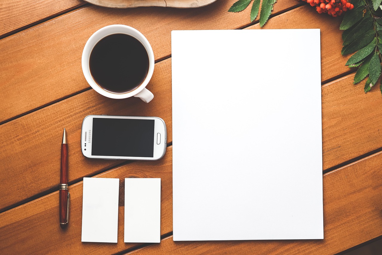 découvrez des designs de cartes de visite uniques et professionnels qui reflètent votre identité d'entreprise. mettez en valeur votre marque avec des créations personnalisées qui captivent et laissent une impression durable.