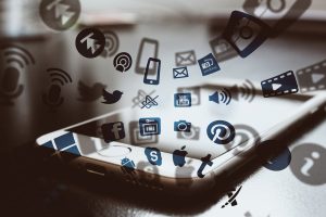 découvrez les stratégies efficaces de mobile marketing pour atteindre vos clients via leurs smartphones et augmenter votre visibilité en ligne.