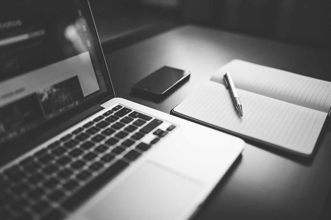 découvrez notre sélection élégante de fournitures de bureau pour organiser votre espace de travail avec style et efficacité.